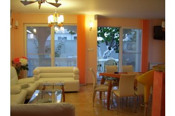 Bulgārija Privát Černomorec, Eksterjers